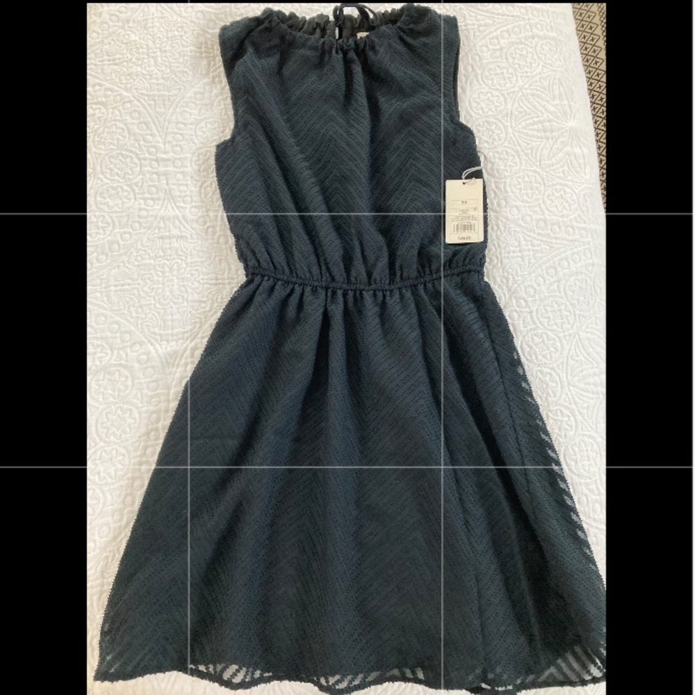 NWT black chevron detail dress